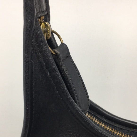 Vintage Coach Ergo Pocket Zip 9033 Black Glove-Tanned Leather Shoulder Bag Hobo - Picture 7 of 17